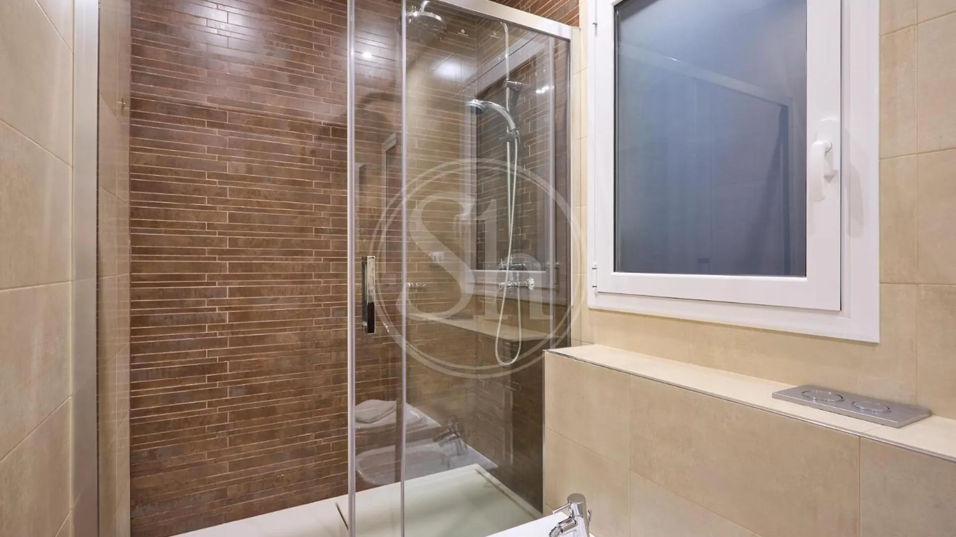 Daire Bonito Apartamento En Aribau Barselona